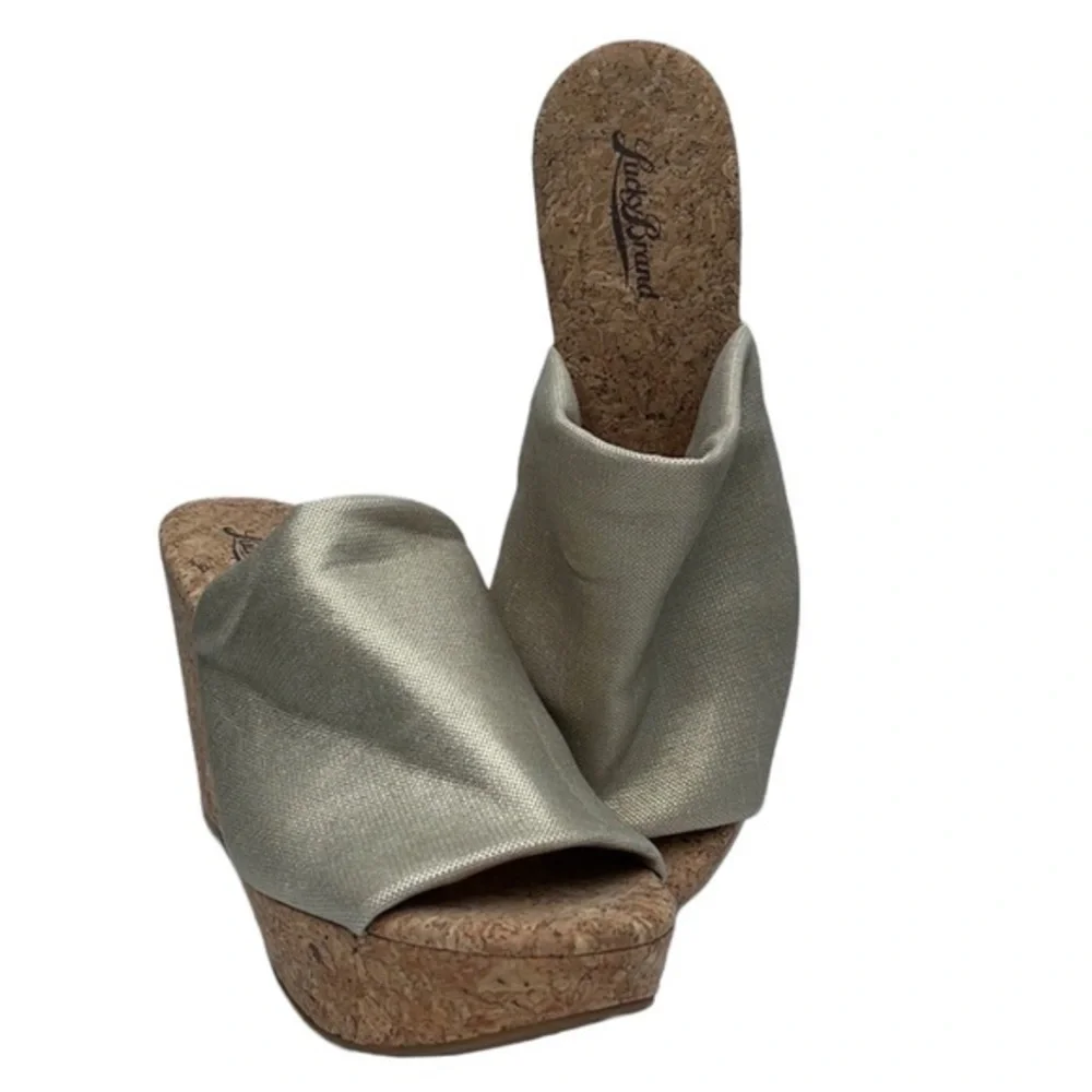 Lucky Brand Wedges Gold Metallic/Cork size 9 brand new